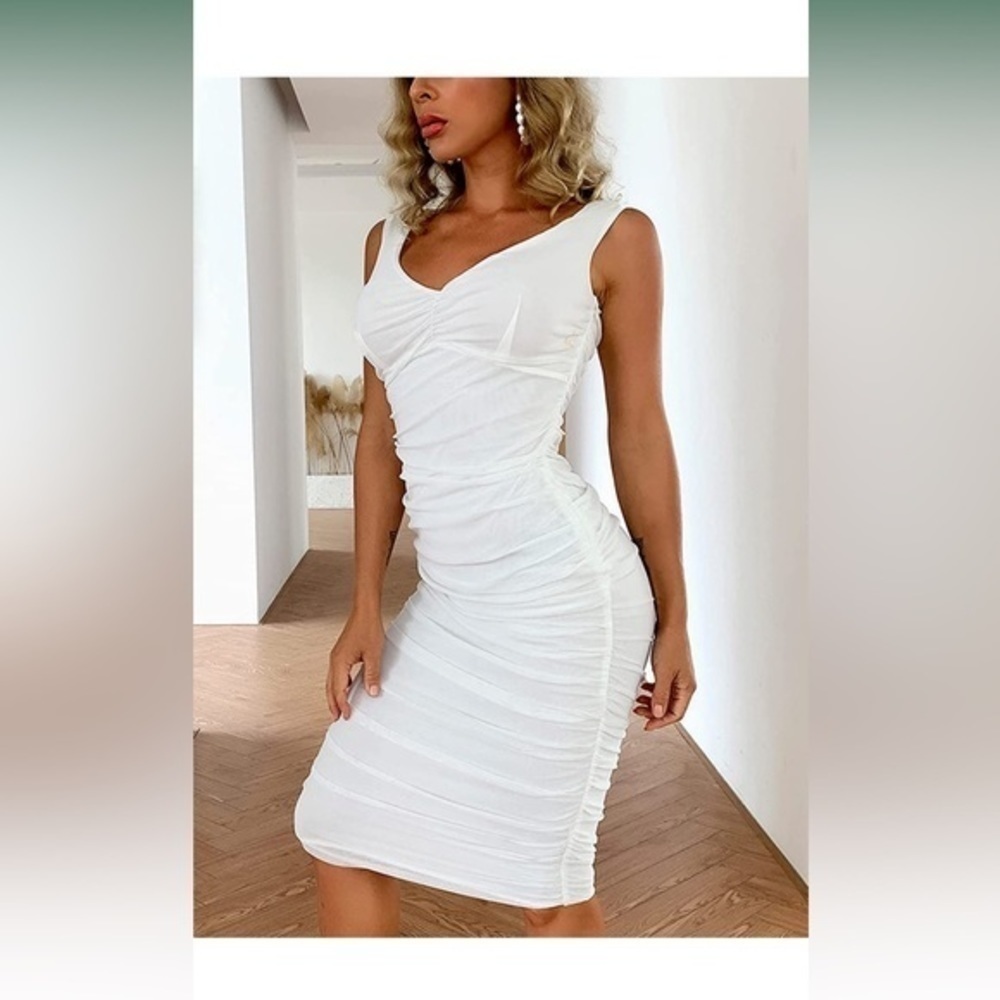 White scrunched midi dress‎ size Small NWT